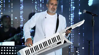 Emrah Bodrum'da sahne aldı: Yalıkavak Günay'da unutulmaz gece