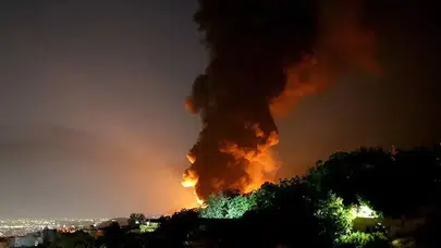 Körfez'de gerilim devam ediyor: ABD vurdu, İran misilleme başlattı!