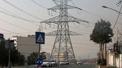 Tahran'da israfa geçit yok: Kotayı aşan yüzlerce devlet kurumunun elektriği kesildi