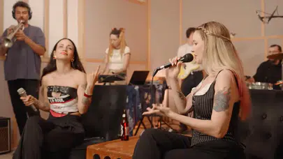Gökçe ve Melis Karaduman "Ne Yapardım" şarkısında düet yaptı