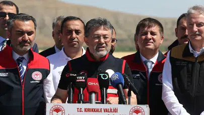 Tarımda "140 Milyon Ton" seferberliği! Bakan Yumaklı hasat takvimini paylaştı