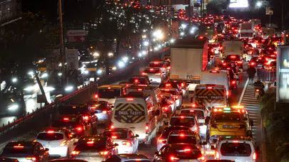 Trafikte selektör yapmak suç mu? Kaç kez yapılırsa ceza gelir, hapis var mı, Yargıtay kararı ne anlama geliyor?