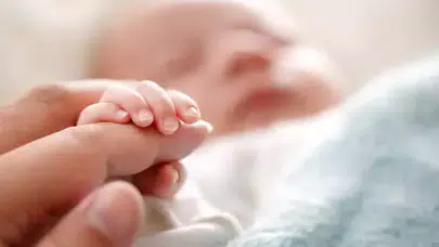 Özel hastanelerde sezaryen doğum yasaklandı mı? kimler yaptırabilir, yeni kurallar neler, bakanlık ne dedi?
