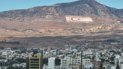 Kıbrıs'ta Birleşmiş Milletler trafiği öncesi Cumhurbaşkanı Erhürman'dan net mesaj
