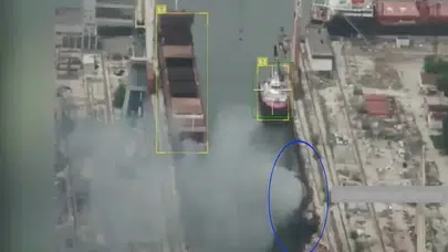 Karadeniz'de sıcak temas: Rusya askeri yük taşıyan römorkörleri vurdu
