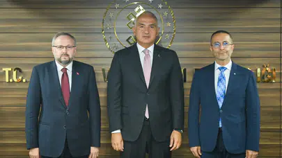 Yunus Emre Enstitüsü'nde görev değişikliği: Yeni Başkan Selim Argun oldu