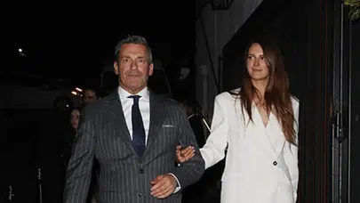 Sette başlayan aşk bebekle taçlanıyor: Jon Hamm ve Anna Osceola'dan mutlu haber