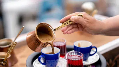 Türk Kahvesi neden acı olur? Acı olmaması için ne yapılır, harlı ateş kullanılır mı ve kavrum derecesi nasıl seçilir?
