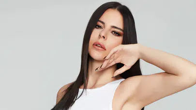 Simge kimdir? Kaç yaşında, nereli, nerede yaşıyor, sevgilisi var mı, evli mi, çocuğu var mı?