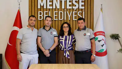 Menteşe'de Türk bayrağını ateşe veren şahıs, belediye güvenliğinin dikkatiyle yakalandı