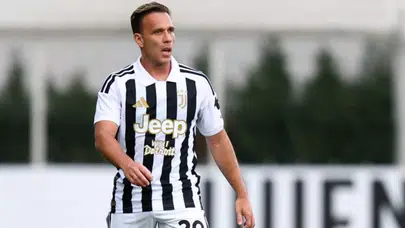 Siyah-beyazlılarda yılın transfer fırsatı: Dünya deviyle yolları ayıran Sambacı gündemde