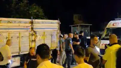 Burdur'da park halindeki kamyonete çarpan motosiklet sürücüsü hayatını kaybetti