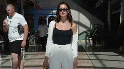 Melis Sezen İstinyePark'ta görüntülendi: Sade ve şık tarzıyla dikkat çekti