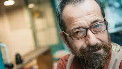 Feridun Düzağaç'tan hayranlarını üzen haber: Sahnelerden uzak kalacak