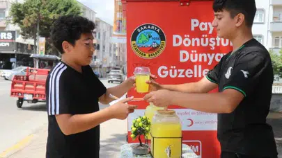 Sakarya’da genç girişimci rüzgarı: 14 yaşındaki Buğra’dan aylık 90 bin liralık limonata başarısı!
