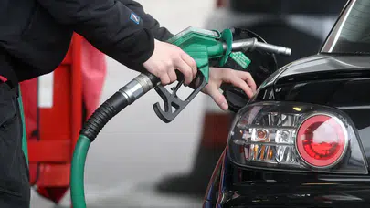 Akaryakıtta gece yarısı tarifesi: Motorin ve benzin fiyatlarına zam