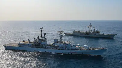 Kızıldeniz'de sıcak saatler: Suudi Arabistan'ın askeri gemisi vuruldu!