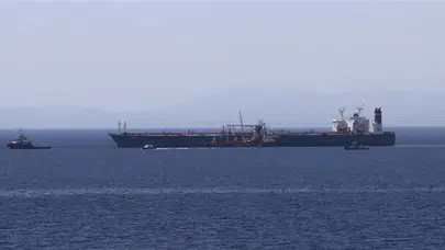 Umman açıklarında sıcak temas: Kargo gemisine gizemli saldırı!