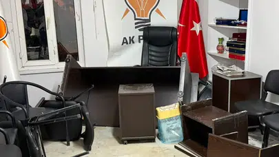 AK Parti Emet İlçe Başkanlığı binasına saldırı düzenlendi