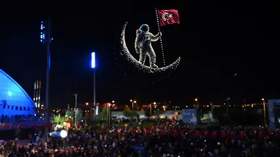 Konya Bilim Festivali'nde Türk Yıldızları ve dronelar ile gökyüzünde tarihi şov