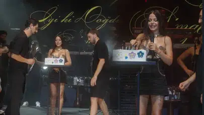 BAŞLIK: Şarkıcı Simge konserinde yeni yaşını sahnede kutladı
