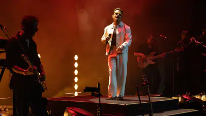 Gökhan Türkmen Ankara Oran Açıkhava konserinde hayranlarıyla buluştu