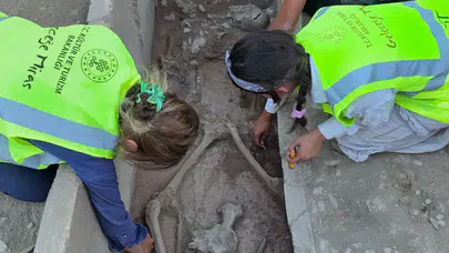 Aspendos'ta heyecanlandıran keşif: 2 bin 400 yıllık sporcu mezarı bulundu