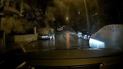 Manavgat'ta 112 personeli bir aracı yanmaktan son anda kurtardı
