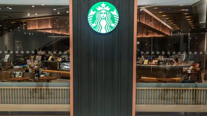 Starbucks Kore'de 'Tank günü' krizi: Polis şirket merkezine baskın düzenledi