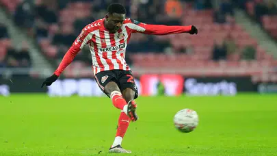 Galatasaray'da orta saha hamlesi: Salis Abdul Samed radara girdi