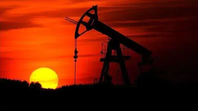 ABD petrol stoklarında ezber bozan tablo: Piyasa düşüş beklerken yükseldi