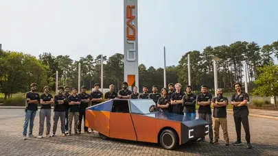 Otomotiv dünyasında devrim: Tükettiğinden fazla elektrik üreten araç geliştirildi!