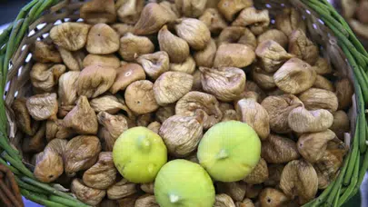 18 Bin çiftçinin gözü bu haberdeydi! Aydın'da incir piyasası 850 TL ile açıldı
