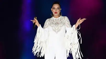 Ebru Gündeş konserleri ne zaman olacak? Nerede olacak, biletler nereden alınır? 2026 güncel bilet fiyatları ve takvim!