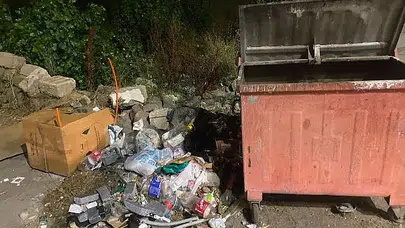 Patnos'ta pes dedirten görüntü: Çöp kovaları boş ama çevre kirliliği zirvede