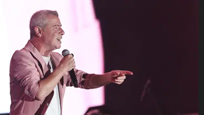 İstanbul Festivali'nde Levent Yüksel rüzgarı: Yenikapı binlerce kişilik koroya dönüştü