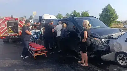 Manavgat'ta korkutan zincirleme kaza! Yol uzun süre trafiğe kapandı