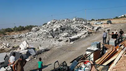 israil ordusu beytüllahim'de üç katlı binayı yıktı üç aile evsiz kaldı