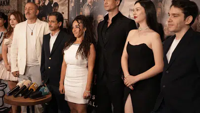Dışarıdakiler filminin özel gösterimi Taksim AKM Yeşilçam Salonunda yapıldı