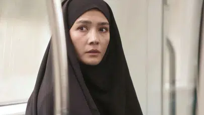 Kariyerinde yepyeni bir sayfa: Aybüke Pusat ilk yapımcılık heyecanını yaşıyor