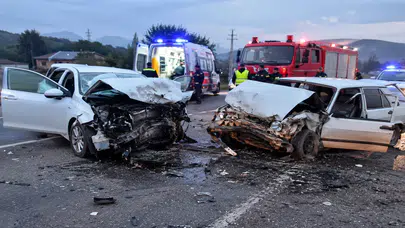 İki otomobilin çarpıştığı kazada bir kişi yaşamını yitirdi