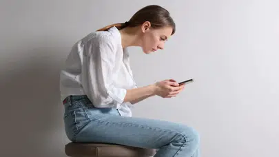 Boyun düzleşmesi nedir? Neden olur, belirtileri nelerdir, tedavisi var mı ve nasıl geçer?