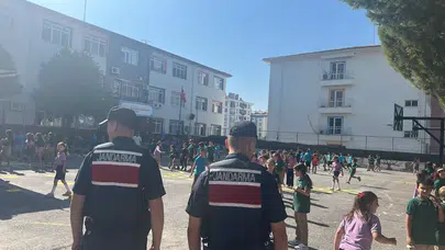 İzmir’de okullar açıldı, jandarma ekipleri sahaya indi