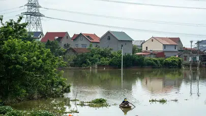Vietnam'da şiddetli yağışlar felakete dönüştü: Binlerce ev sular altında