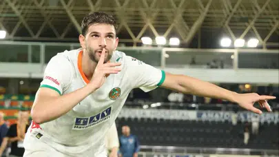Ümit Akdağ hangi takıma transfer oldu? Beşiktaş'a geliyor mu, sözleşme imzaladı mı, bonservis ücreti ne kadar, kaç yıllık sözleşme imzaladı, hangi mevkide oynayacak, kaç numaralı formayı giyecek?
