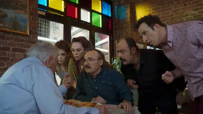 Kahkaha fırtınasına hazır olun: '2 Aile Arasında' vizyona giriyor