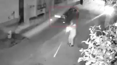 Adana'da gece yarısı dehşeti: Kasklı saldırganlar kamerada