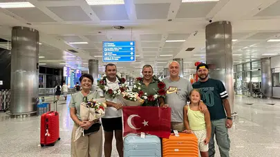 Catalina Kanalı'nı geçen Tuna Tunca yurda gururla döndü