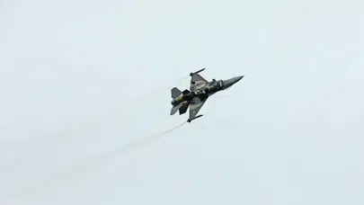 Türk Hava Kuvvetlerinden Fransa'da gururlandıran gösteri uçuşu