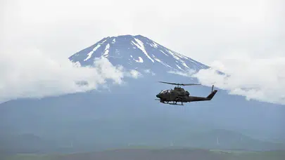 Japonya: Fuji Dağı'nda sezon dışında mahsur kalanlar helikopter faturası ödeyecek